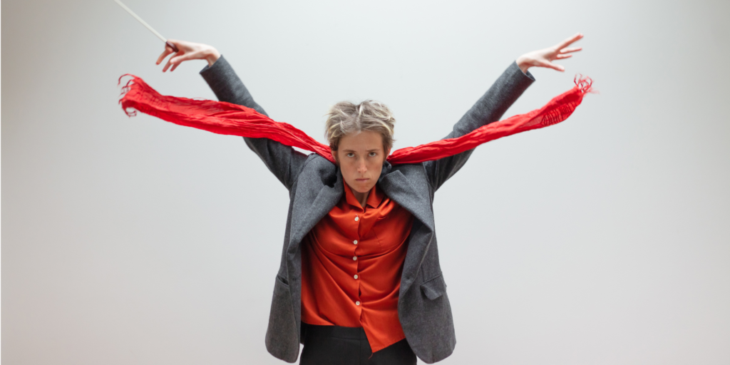 Claire Parry, Boorish Thompson